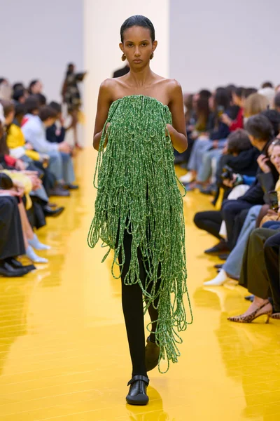 Look 54